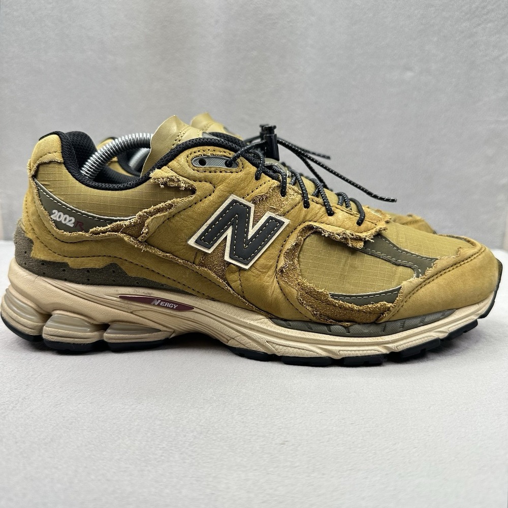 New Balance 2002R Mens Size 10.5 (D) Shoes Protection Pack High Desert Sneakers